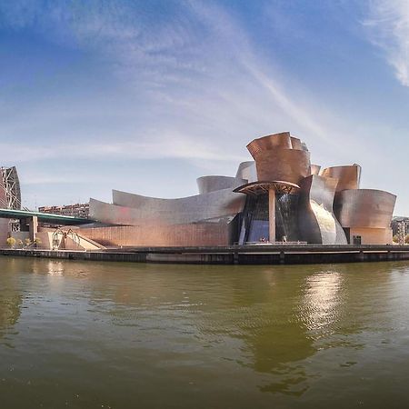 Vivienda Turistica De Prestancia Junto A La Ria De Nervion بلباو الغرفة الصورة